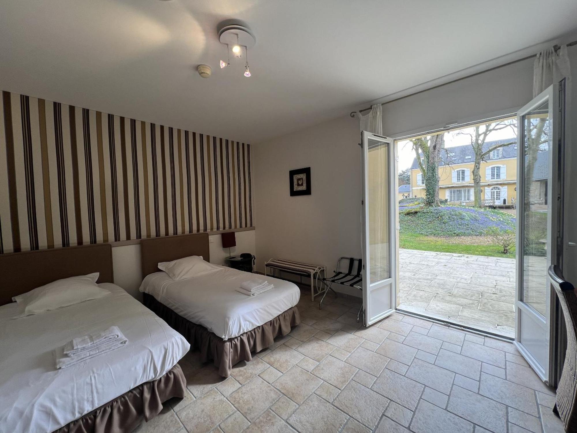 Chateau Du Bois Guibert Bonneval  Номер фото